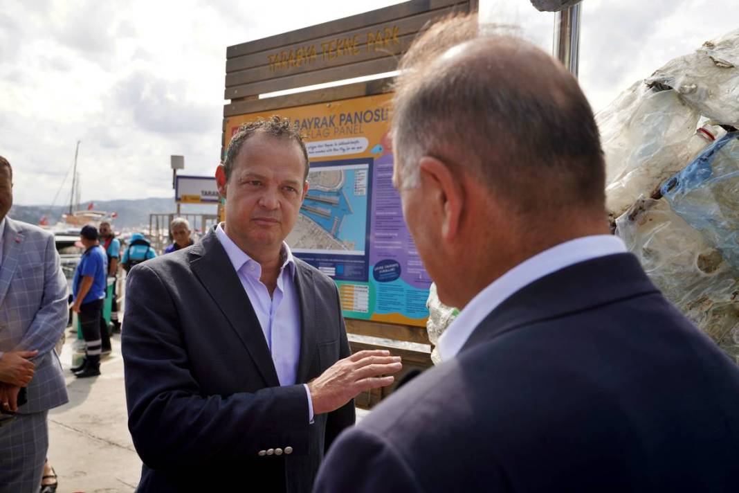 İstanbul'un utancı: Boğaz'ın altı adeta bir çöplük! Çamaşır makinesi, televizyon, araba lastiği... 23